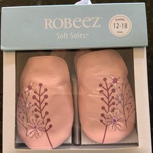 { Robeez } Soft Soles